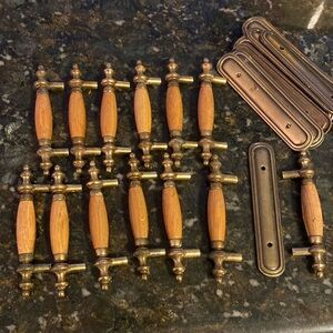 WOOD AND BRASS DRESSER/CABINET PULLS WITH BRASS BACK PLATE (13)